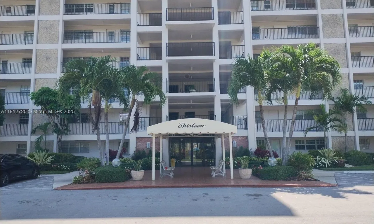 3300 N Palm Aire Dr # 706, Pompano Beach FL 33069
