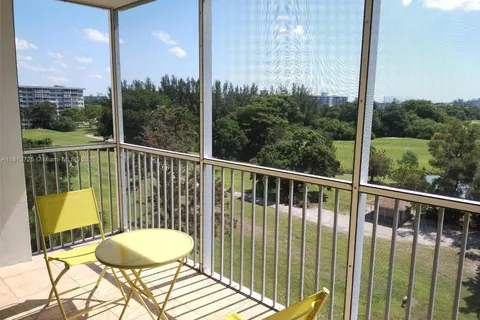 3300 N Palm Aire Dr # 706, Pompano Beach FL 33069
