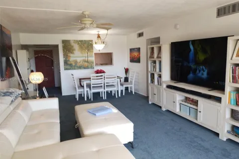 3300 N Palm Aire Dr # 706, Pompano Beach FL 33069