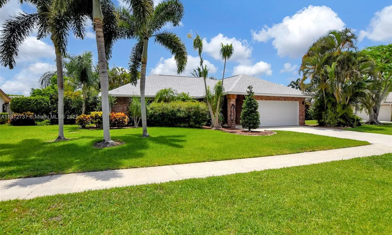 17301 Lake Park Rd, Boca Raton FL 33487