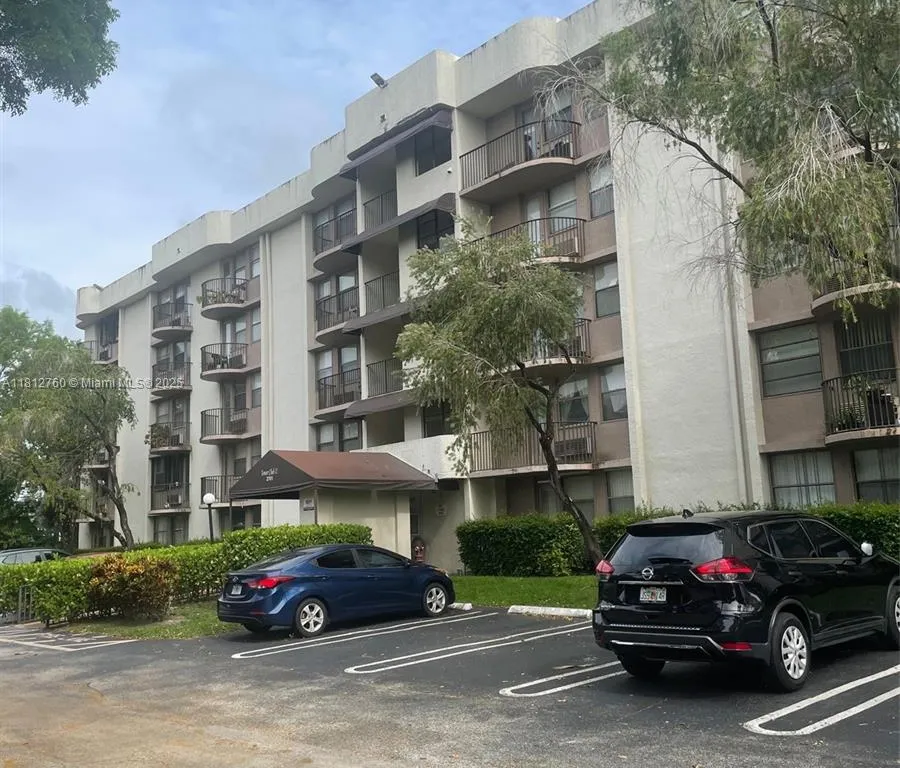 2701 Riverside Dr # B, Coral Springs FL 33065