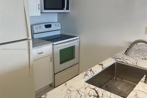 2701 Riverside Dr # B, Coral Springs FL 33065