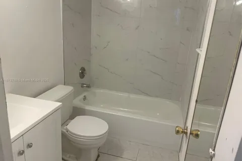 2701 Riverside Dr # B, Coral Springs FL 33065