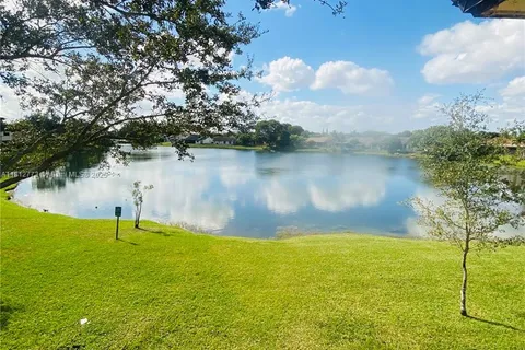 4751 NW 90th Ave, Sunrise FL 33351