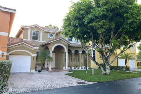 4841 NW 107th Ct, Doral FL 33178