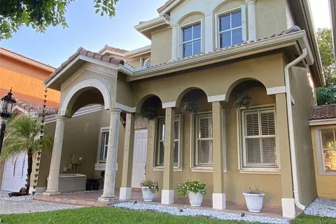 4841 NW 107th Ct, Doral FL 33178