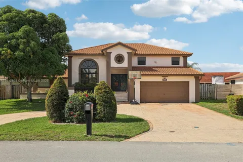 15050 E Falcons Lea Dr, Davie FL 33331