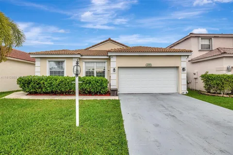 3059 Dogwood Ln, Margate FL 33063