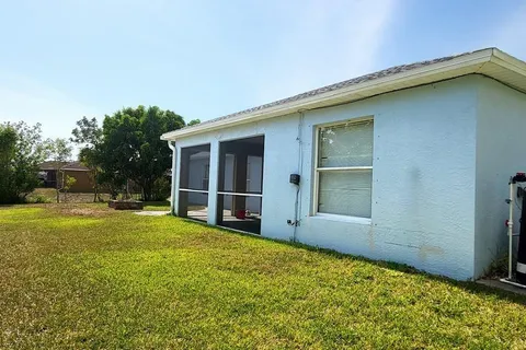 2022 NW 9TH TERRACE, Cape Coral FL 33993