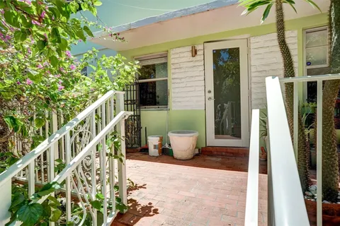 915 8th St # 109, Miami Beach FL 33139