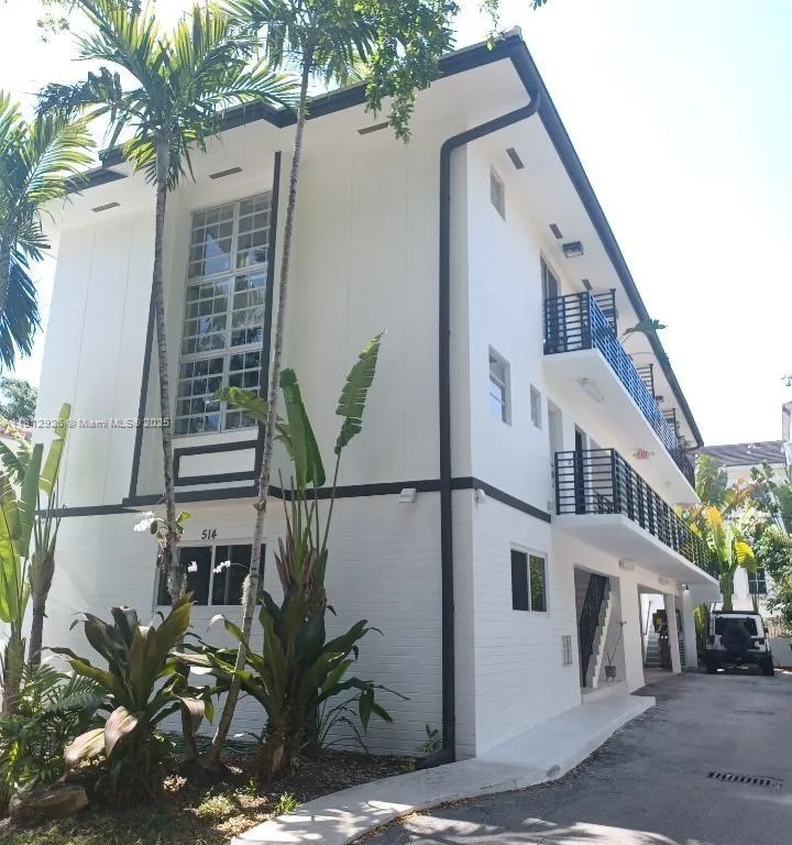 514 Santander Ave # 4, Coral Gables FL 33134