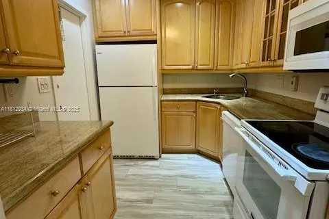 3105 Oakland Shores Dr # J202, Oakland Park FL 33309