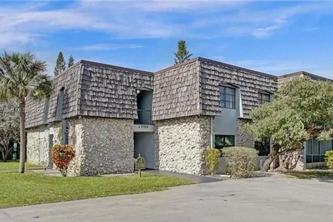 3105 Oakland Shores Dr # J202, Oakland Park FL 33309