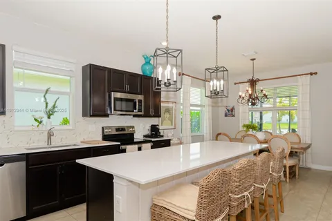 8410 NW Greenbank Cir, Port St. Lucie FL 34987