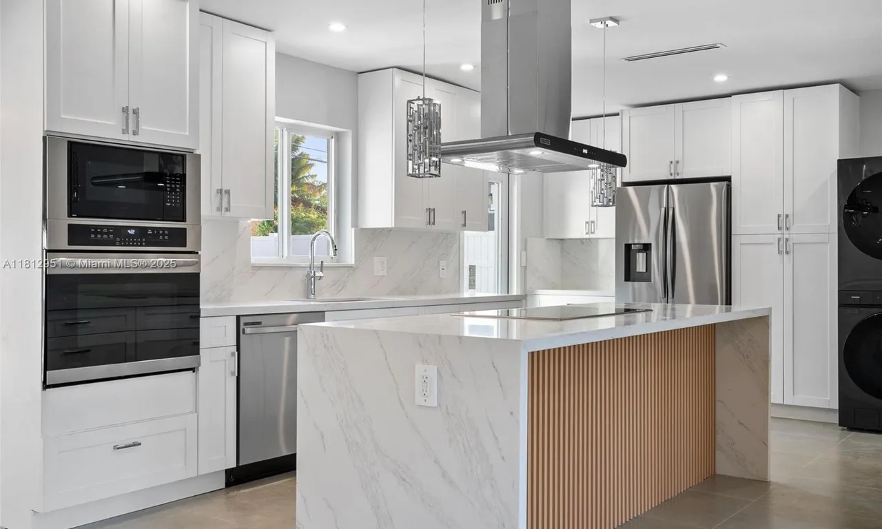 324 NE 28th St, Wilton Manors FL 33334