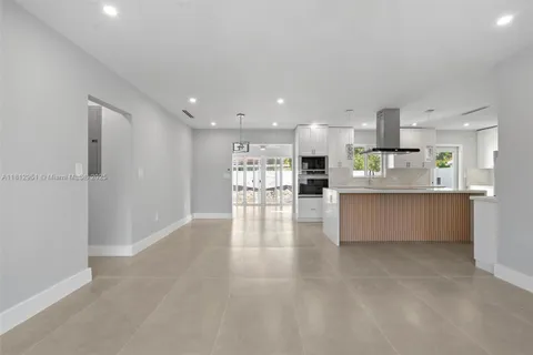 324 NE 28th St, Wilton Manors FL 33334