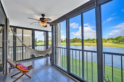 16100 Golf Club Rd # 203, Weston FL 33326
