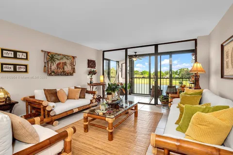 16100 Golf Club Rd # 203, Weston FL 33326