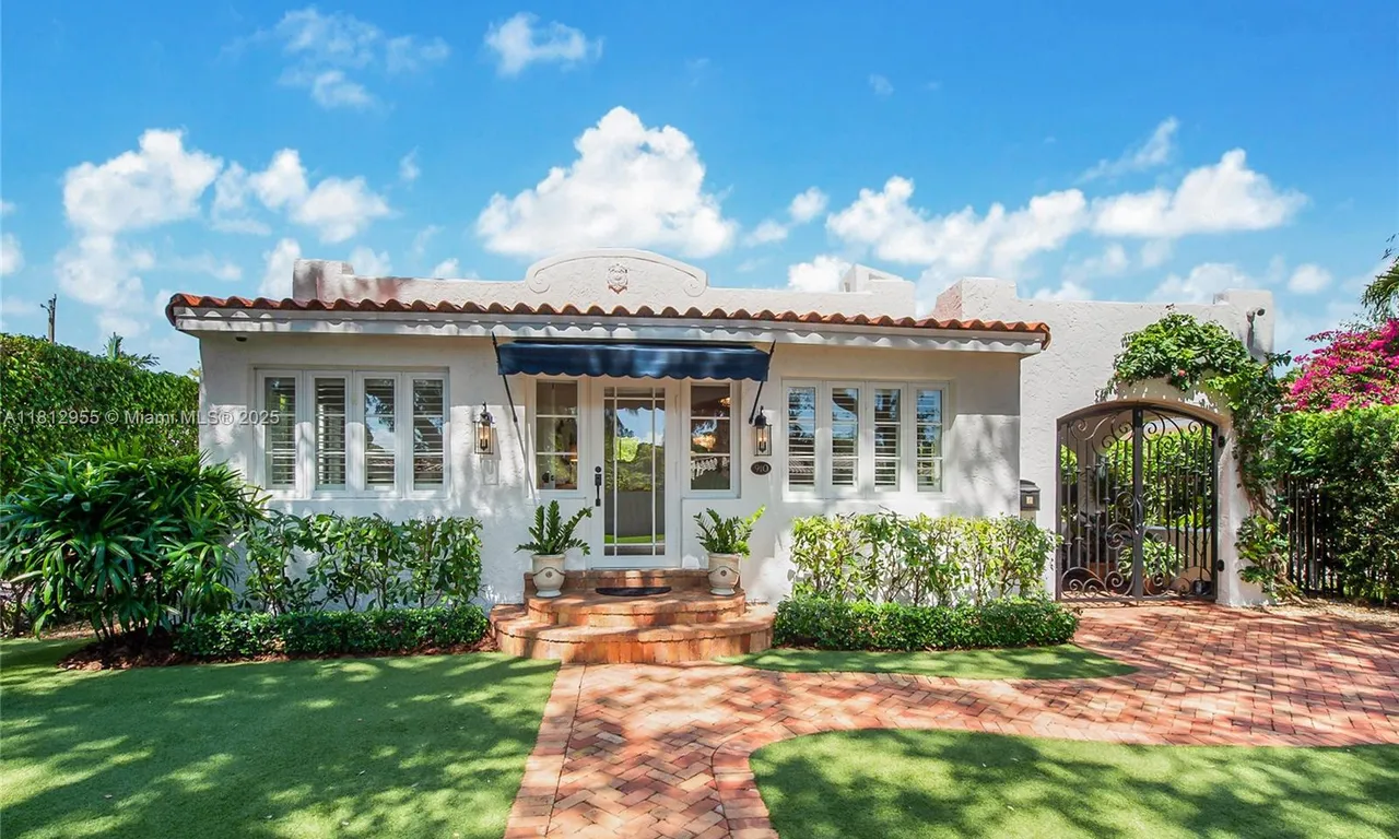 910 Santiago St, Coral Gables FL 33134