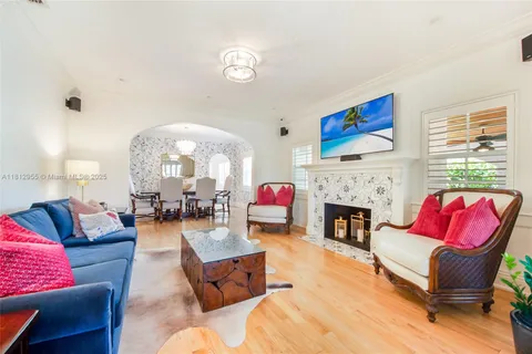 910 Santiago St, Coral Gables FL 33134
