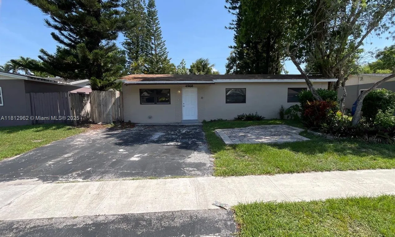 4968 SW 5th St, Margate FL 33068