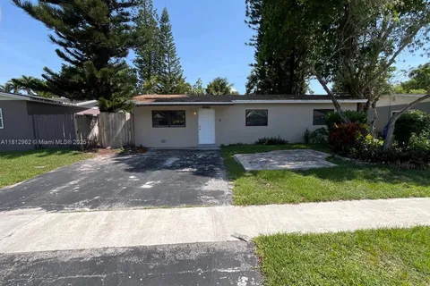 4968 SW 5th St, Margate FL 33068