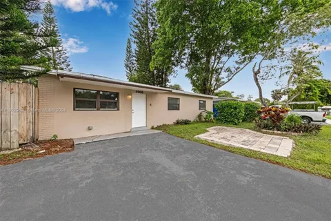 4968 SW 5th St, Margate FL 33068