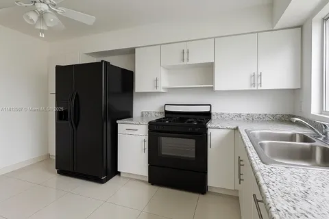 1001 SW 4th Ave, Fort Lauderdale FL 33315