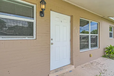 766 NW 35th Ave, Lauderhill FL 33311