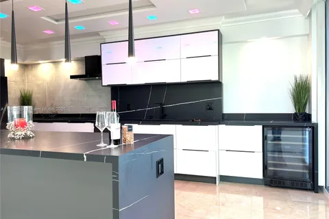 3370 Hidden Bay Dr # 2415, Aventura FL 33180