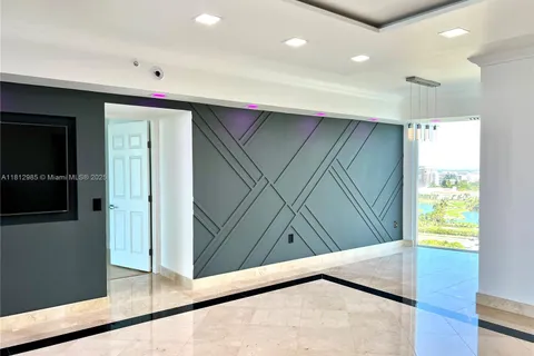 3370 Hidden Bay Dr # 2415, Aventura FL 33180