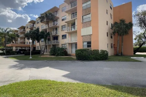 500 Executive Center Dr # 2N, West Palm Beach FL 33401