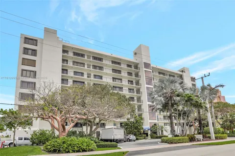 2300 NE 33rd Ave # 402, Fort Lauderdale FL 33305