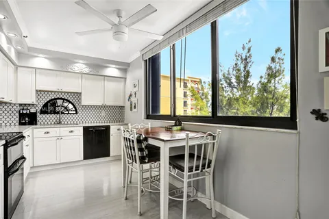 2300 NE 33rd Ave # 402, Fort Lauderdale FL 33305