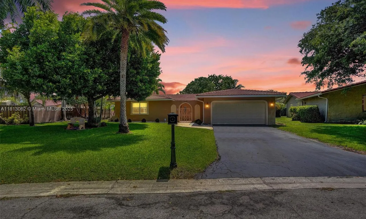 8438 NW 26th Dr, Coral Springs FL 33065