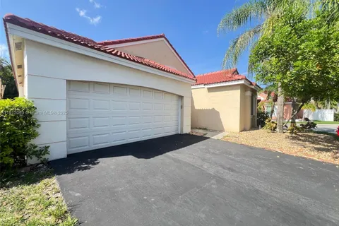 435 Somerset Way, Weston FL 33326