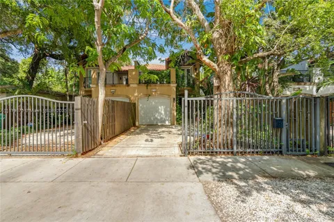 3154 Gifford Ln # 3154, Miami FL 33133