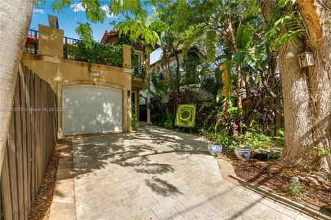 3154 Gifford Ln # 3154, Miami FL 33133