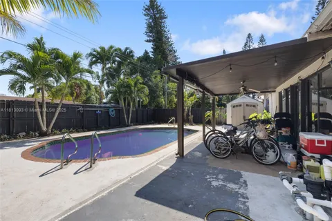 4960 SW 5th St, Margate FL 33068
