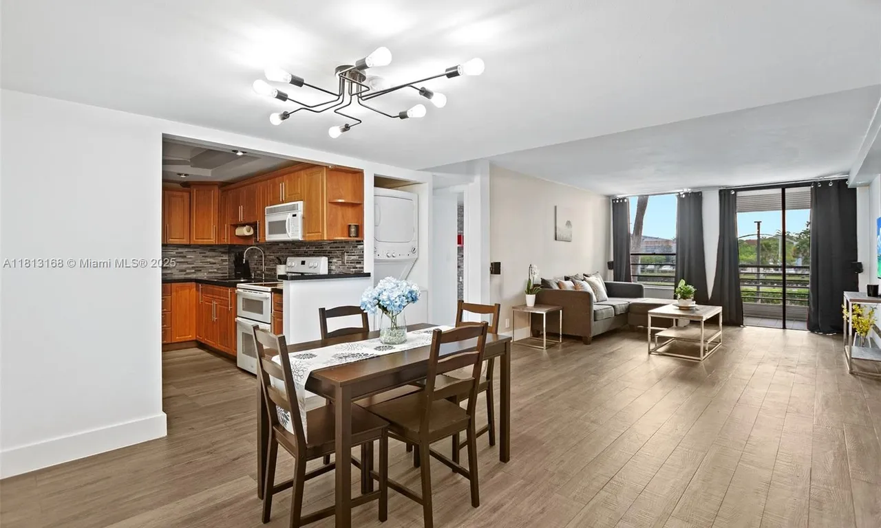 6451 N University Dr # 205, Tamarac FL 33321
