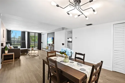 6451 N University Dr # 205, Tamarac FL 33321