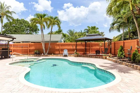 4380 Butternut St, Palm Beach Gardens FL 33410