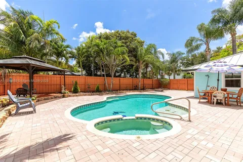 4380 Butternut St, Palm Beach Gardens FL 33410