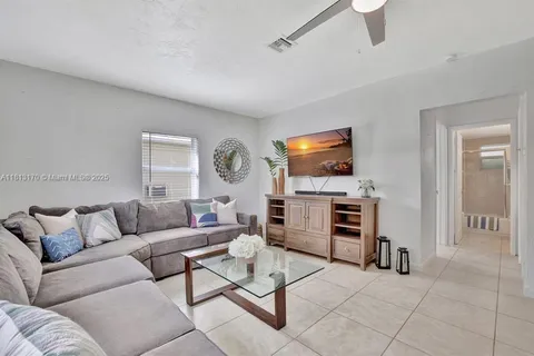 820 N Ocean Blvd # 10, Pompano Beach FL 33062