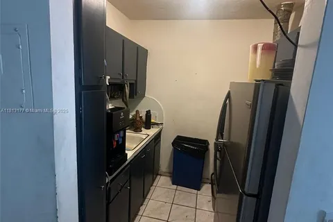 100 NW 204th St # 3, Miami Gardens FL 33169