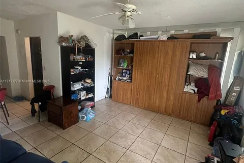 100 NW 204th St # 3, Miami Gardens FL 33169
