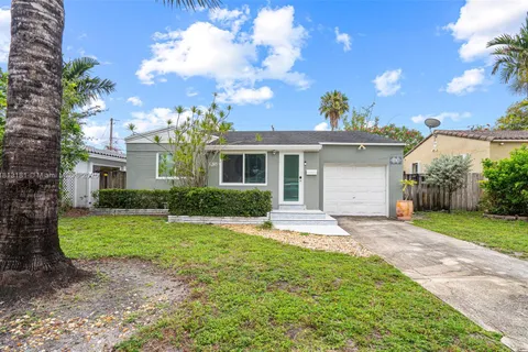 1636 Arthur St, Hollywood FL 33020