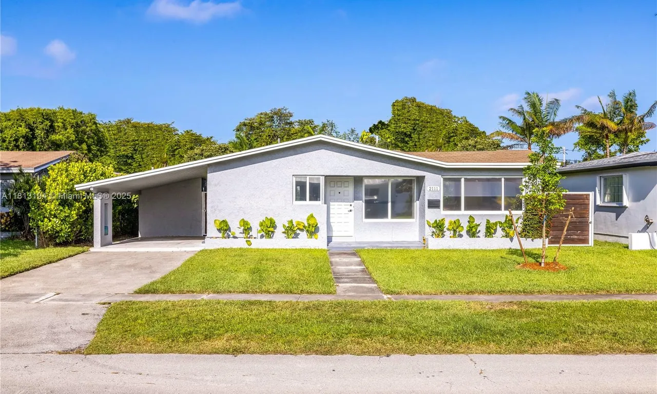 2111 N 14th Ct, Hollywood FL 33020