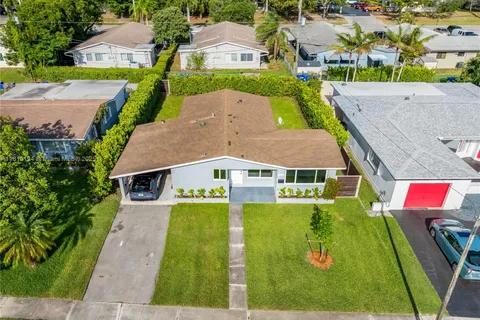 2111 N 14th Ct, Hollywood FL 33020