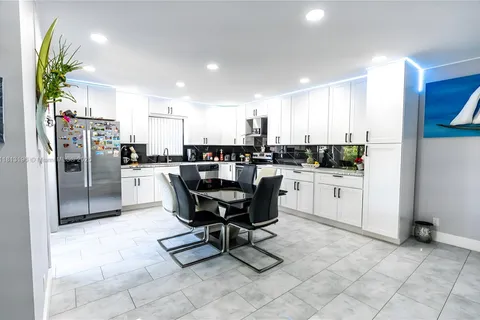 1251 S Federal Hwy # 1140, Boca Raton FL 33432